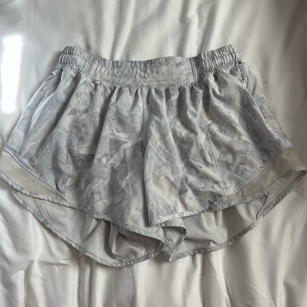 Lululemon shorts gray design size 8